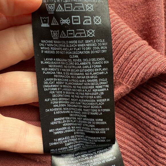 Guess Women's S Y2K Preppy Logo Silver Rhinestone V Neck Knit Pink Sweater - Picture 7 of 7